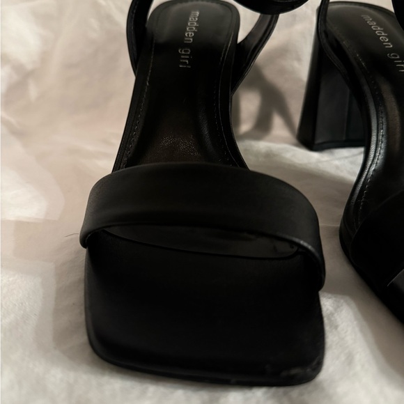 MADDEN GIRL | WOMEN’S WINNII HEELS | ADJUSTABLE STRAP & BUCKLE | BLACK | SIZE 7 - Picture 7 of 10